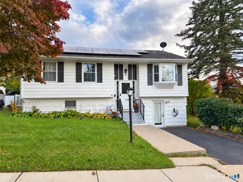 48 Dell Ave, New London, CT 06320