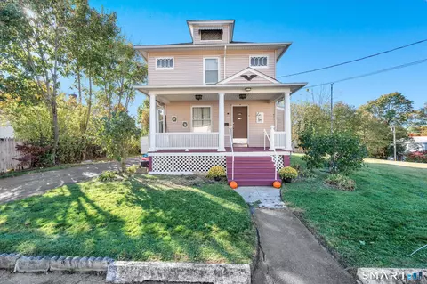 14 Gordon St, Waterbury, CT 06710