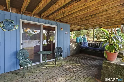 Exterior - 643 Forest Rd, Suffield, CT 06093 photo 4 of 6