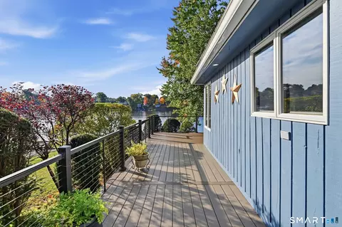 Exterior - 643 Forest Rd, Suffield, CT 06093 photo 3 of 6