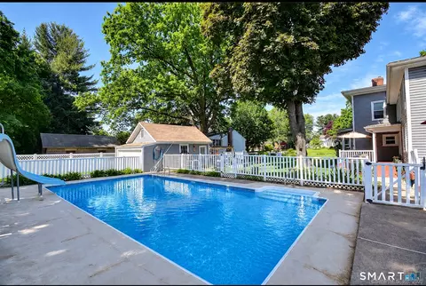 550 Maple St, Wethersfield, CT 06109 photo 2