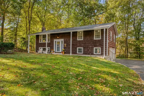 53 Lovers Ln, East Lyme, CT 06333