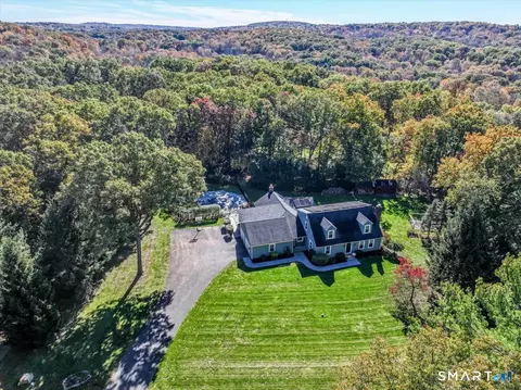 104 Pepper Tree Hill Ln, Southbury, CT 06488