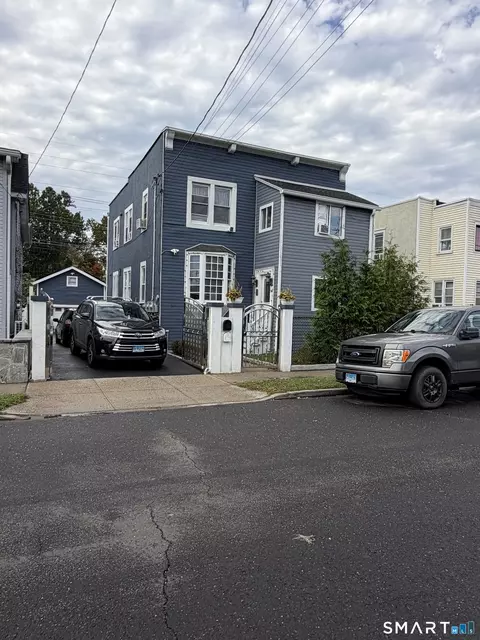 66 Lincoln Ave, Stamford, CT 06902