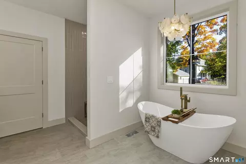 Bath - 520 E St N, Suffield, CT 06078 photo 4 of 7