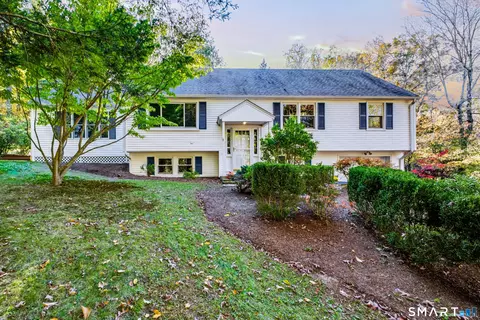 466 County Rd, Madison, CT 06443