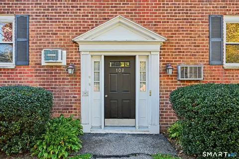 108 Strawberry Hill Ave #3, Stamford, CT 06902