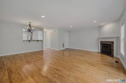 Living - 15 Freedom Way #83, Niantic, CT 06357 photo 1 of 3