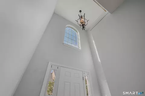 Entry Way - 15 Freedom Way #83, Niantic, CT 06357 photo 1 of 7