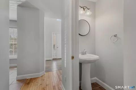 Entry Way - 15 Freedom Way #83, Niantic, CT 06357 photo 5 of 7