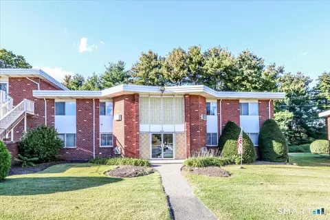 40 Candlewood Lake Rd S #4, New Milford, CT 06776