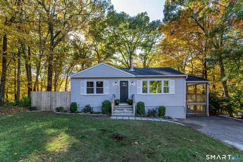 6 Blueberry Ln, New Milford, CT 06776