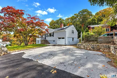 109 Saint Charles Ave, Stamford, CT 06907