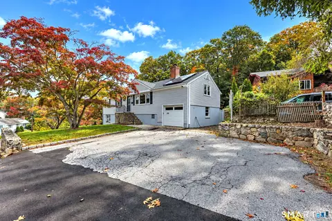 109 Saint Charles Ave, Stamford, CT 06907