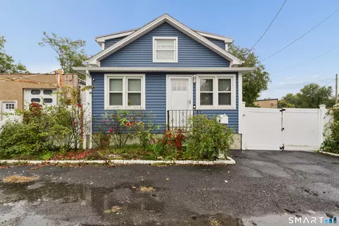 Exterior - 24 High St, West Haven, CT 06516 photo 4 of 6