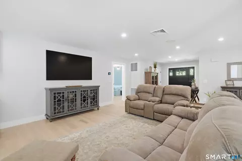 121 Aunt Hack Rd, Danbury, CT 06811 photo 11