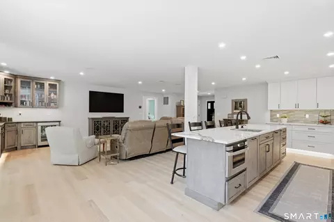121 Aunt Hack Rd, Danbury, CT 06811 photo 8