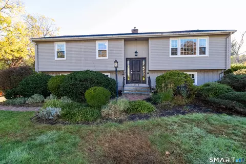 11 Hale Rd, Portland, CT 06480