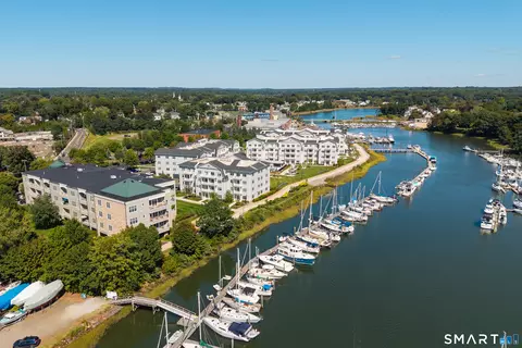 60 Maple St #22, Branford, CT 06405