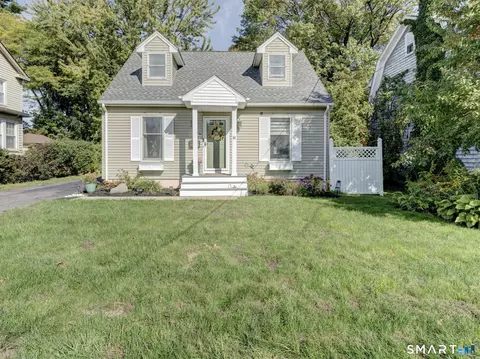98 St James St, West Hartford, CT 06119