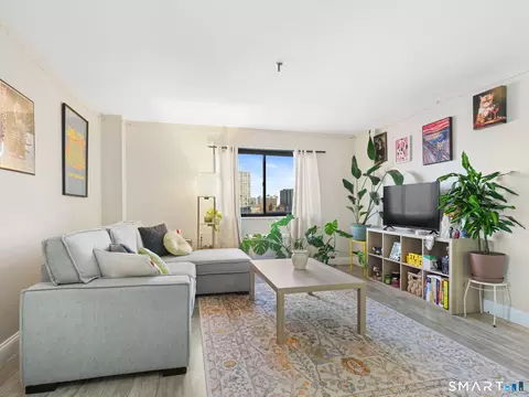 51 Schuyler Ave #5C, Stamford, CT 06902