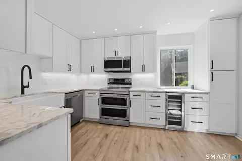 786 Heritage Vlg #C, Southbury, CT 06488