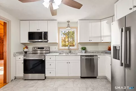 Kitchen - 35 Egypt Rd, Ellington, CT 06029 photo 2 of 3