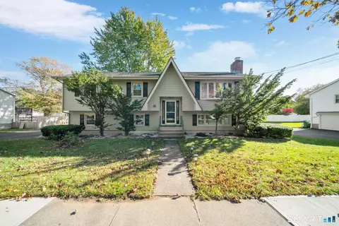 85 Bear Paw Rd, Stratford, CT 06614