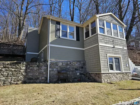 26 Calverton Dr, New Fairfield, CT 06812