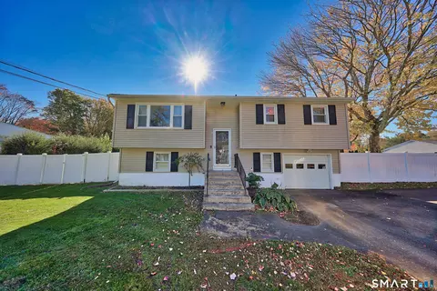 6 Burnham St, Watertown, CT 06779