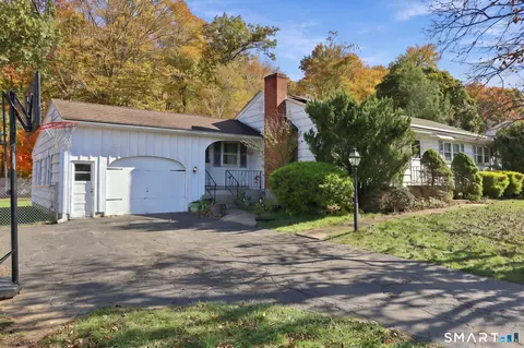 105 Dartmouth Dr, East Hartford, CT 06108