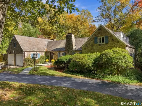 221 Hunting Ridge Rd, Stamford, CT 06903