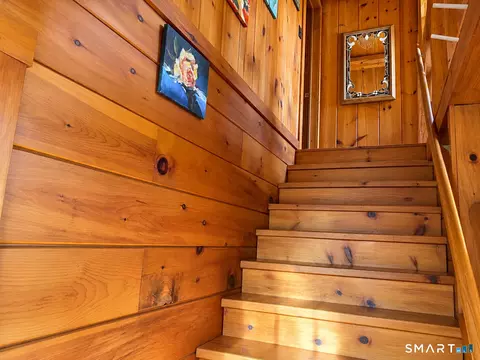 Entry Way - 480 Cornwall Bridge Rd, Sharon, CT 06069 photo 2 of 3
