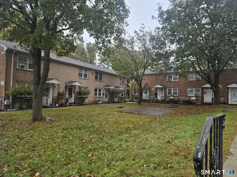 70 Huntington Rd #9, New Haven, CT 06511