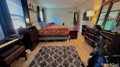 Bedroom - 53 Laurel Rd, Windsor Locks, CT 06096 photo 3 of 4