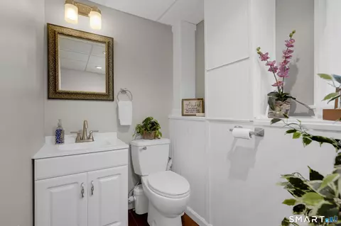 Bath - 1420 River Blvd Ext, Suffield, CT 06078 photo 3 of 3
