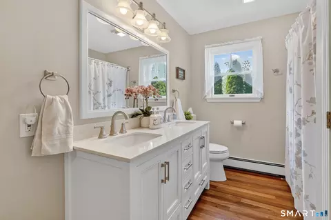 Bath - 1420 River Blvd Ext, Suffield, CT 06078 photo 1 of 3