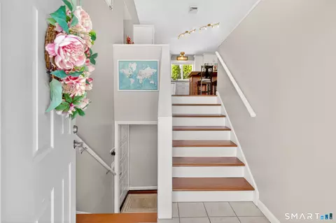 Entry Way - 1420 River Blvd Ext, Suffield, CT 06078 photo 1 of 2