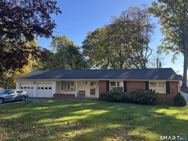 6 Shingle Hill Rd, West Haven, CT 06516