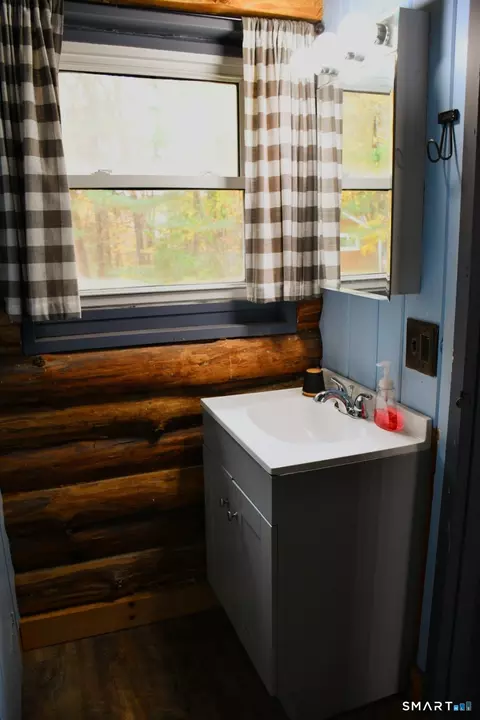 Bath - 63 Cathole Rd, Bantam, CT 06750 photo 2 of 2