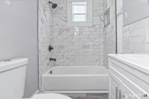 Bath - 53 Alling St, West Haven, CT 06516 photo 1 of 1
