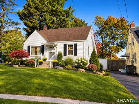 22 Branford St, Hartford, CT 06112