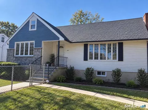 661 Chopsey Hill Rd, Bridgeport, CT 06606