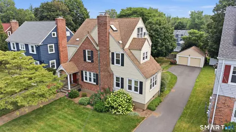 26 Montclair Dr, West Hartford, CT 06107
