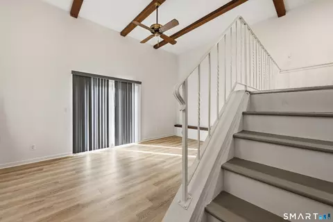 Living - 20 Spring St #20, Wethersfield, CT 06109 photo 1 of 4