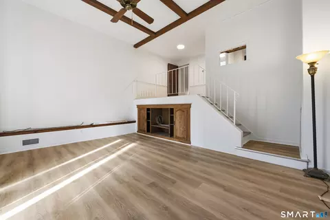 Living - 20 Spring St #20, Wethersfield, CT 06109 photo 3 of 4