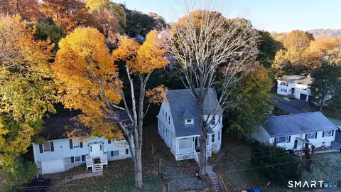 35 Edgehill Ave, Waterbury, CT 06704