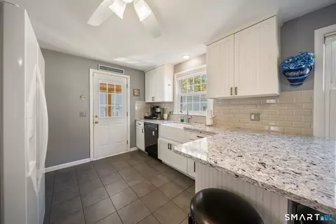 Kitchen - 55 Berkeley Rd, Middletown, CT 06457 photo 4 of 7
