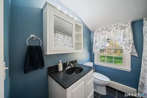 Bath - 55 Berkeley Rd, Middletown, CT 06457 photo 2 of 3