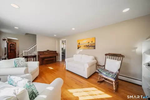 Living - 55 Berkeley Rd, Middletown, CT 06457 photo 4 of 6
